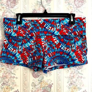 No Boundaries America Tie-Dye Booty Shorts L